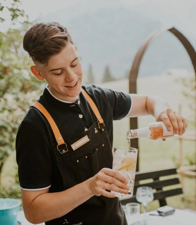 mocktail bartender hire